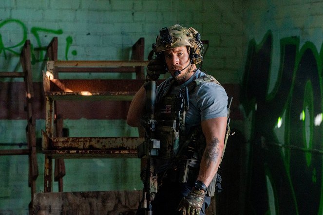 SEAL Team - Mission Creep - Filmfotos - Beau Knapp