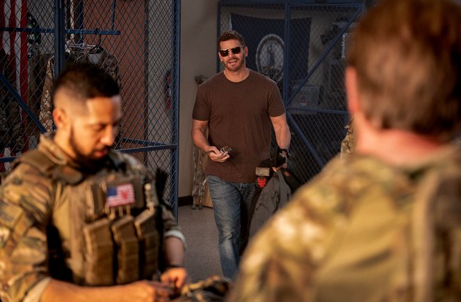 SEAL Team - Mission Creep - Photos - David Boreanaz