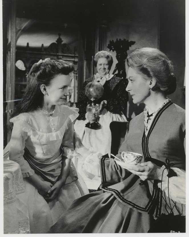 Schloss des Schreckens - Filmfotos - Pamela Franklin, Deborah Kerr