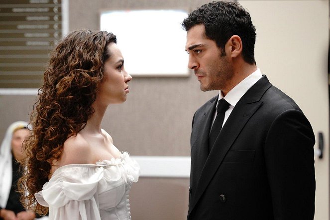 Bir Gece Masalı - Episode 3 - Photos