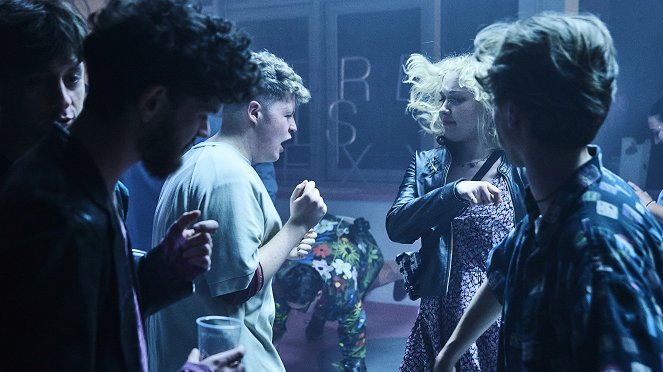 Limity (2025) | Galerie - Ze seriálu | ČSFD.cz