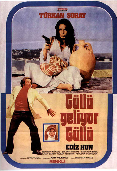 Güllü Geliyor Güllü - Posters