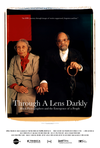 Through a Lens Darkly: Black Photographers and the Emergence of a People - Cartazes
