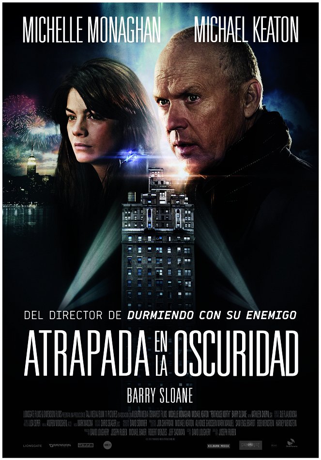 Atrapada en la oscuridad - Carteles