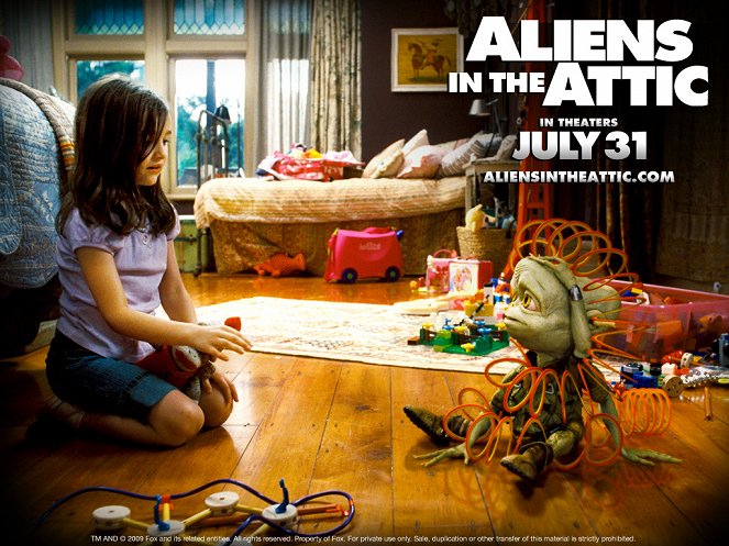 Aliens in the Attic - Posters