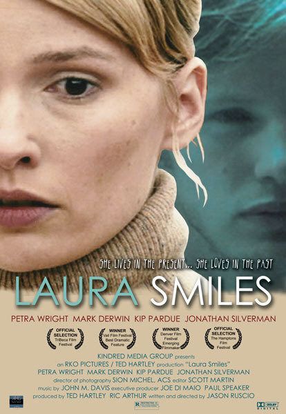Laura Smiles - Carteles