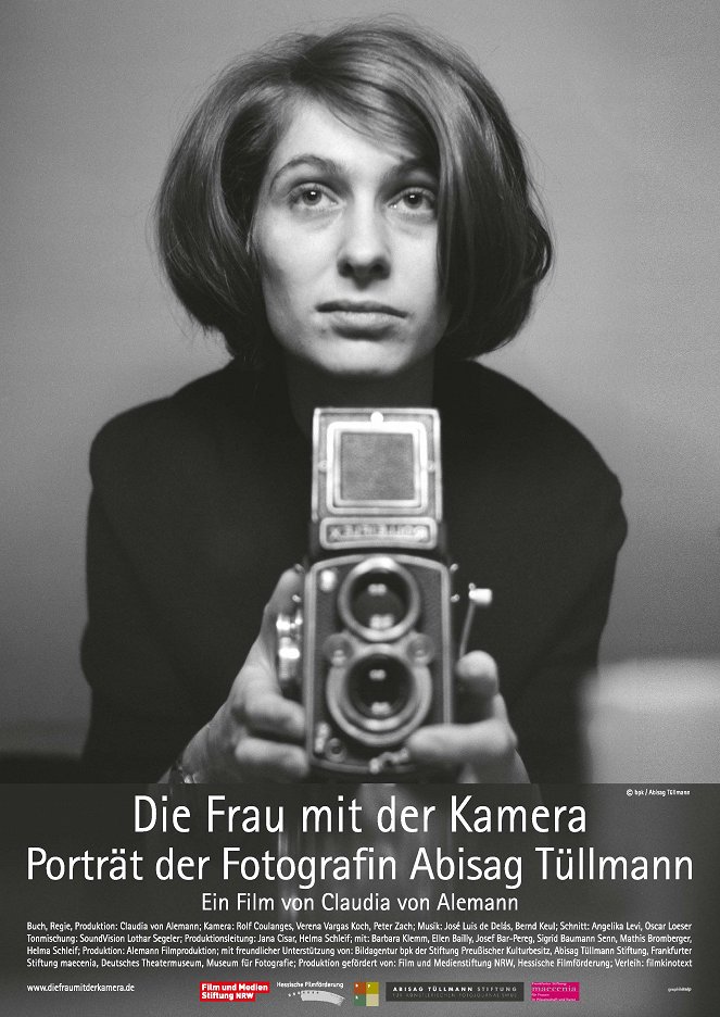 Die Frau mit der Kamera - Portrait der Fotografin Abisag Tüllmann - Julisteet