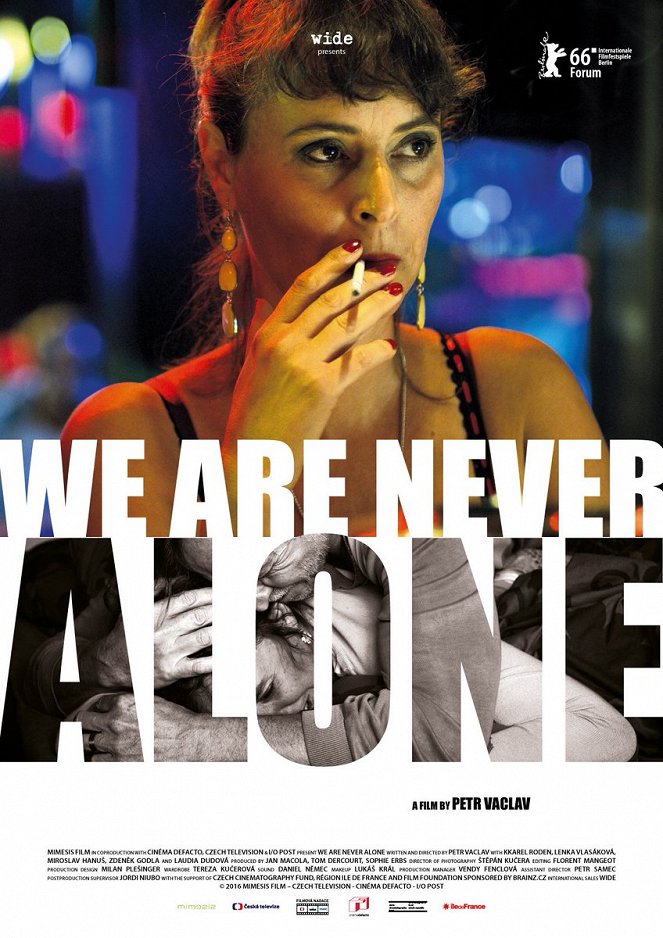 Nikdy nejsme sami - Posters