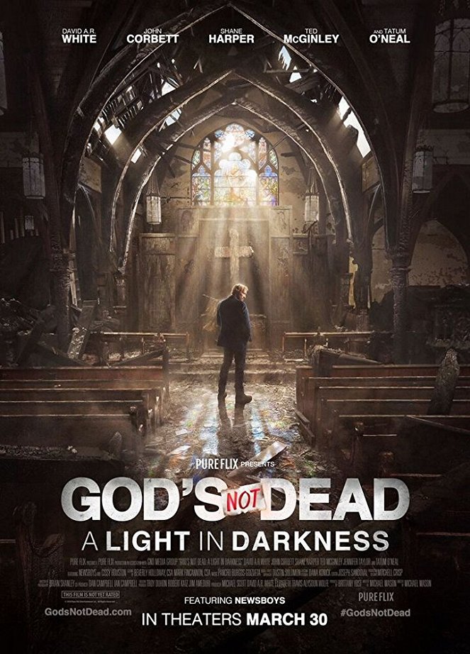 Dios no está muerto: Una luz en la oscuridad - Carteles