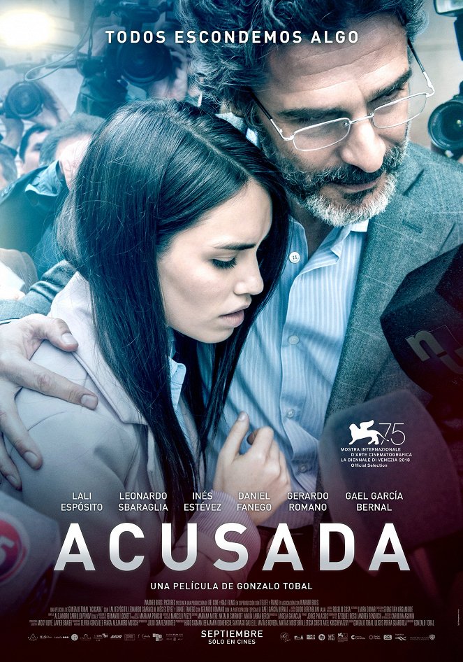 Acusada - Carteles