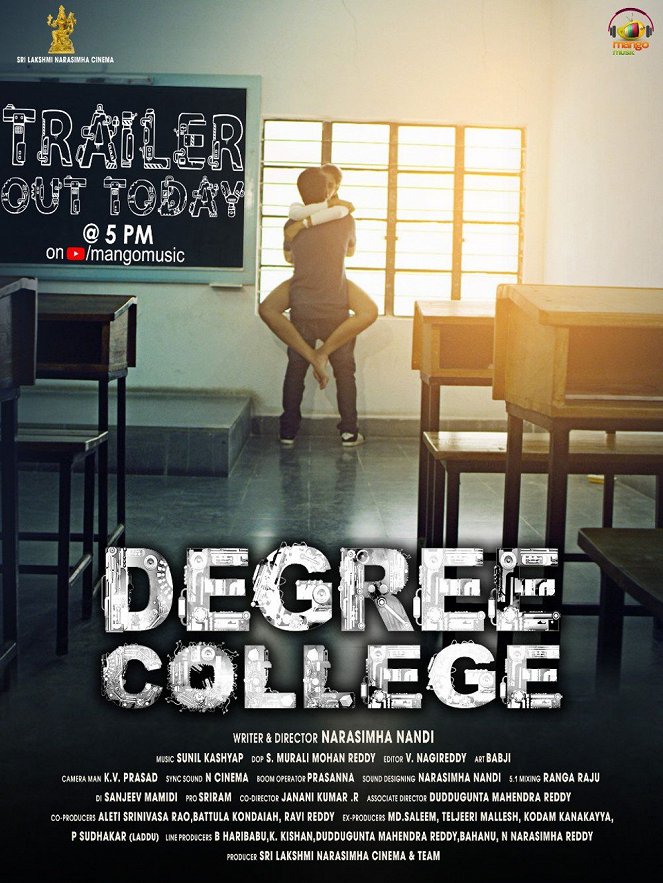 Degree College - Carteles