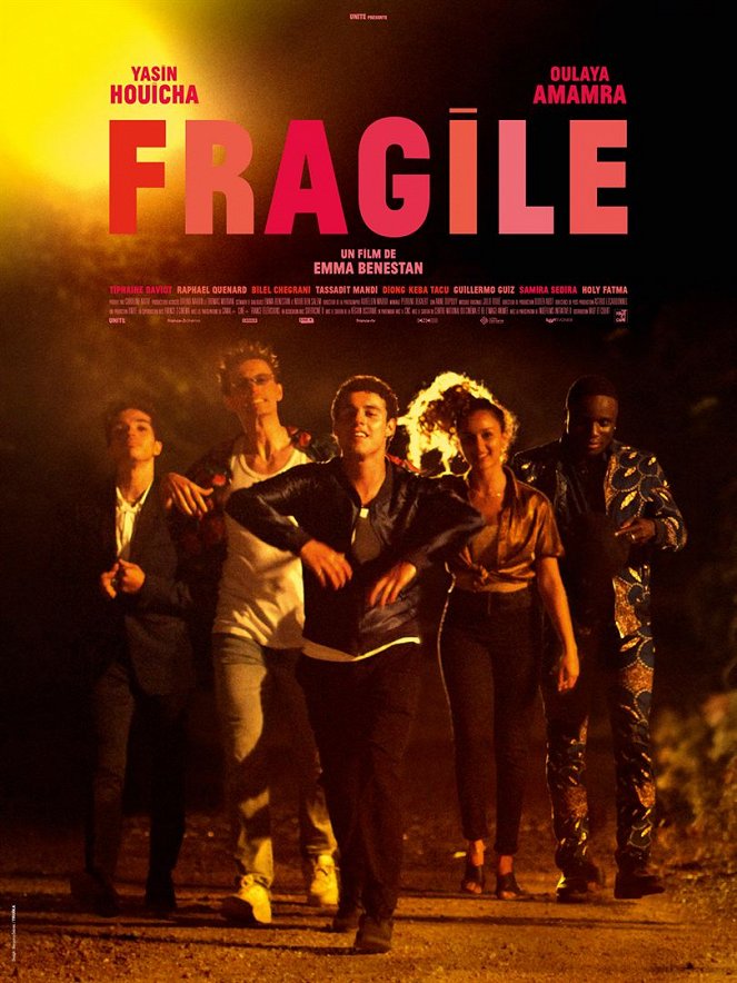 Fragile - Carteles
