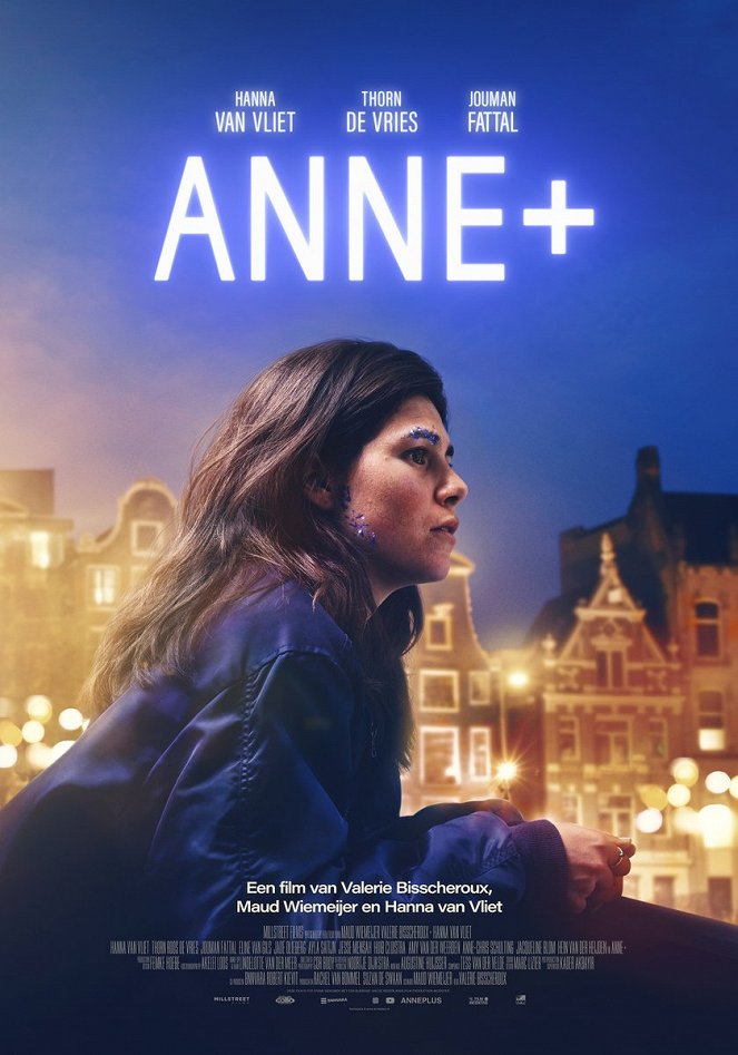 Anne+: La película - Carteles