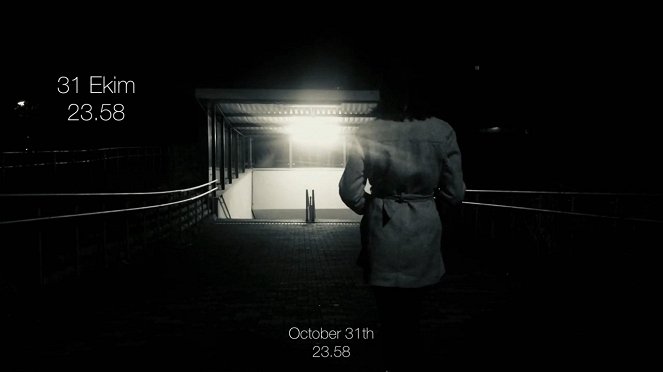 Alone on the October 31th - Carteles