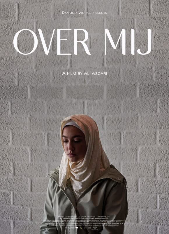Over Mij - Affiches