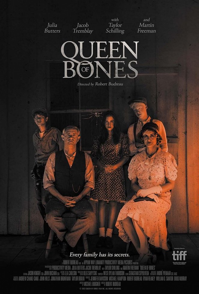 Queen of Bones - Carteles
