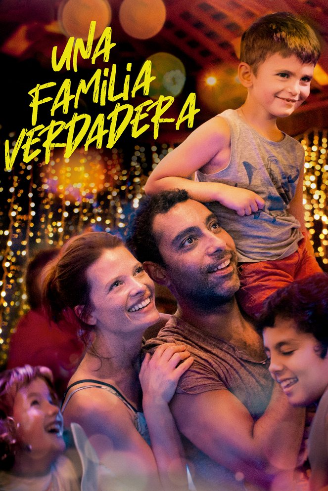 Una familia Verdadera - Carteles