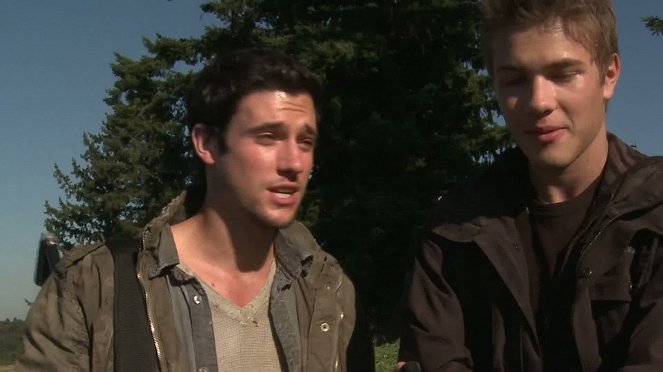Making of 19 - Connor Jessup, Colin Cunningham, Maxim Knight, Drew Roy, Mpho Koaho