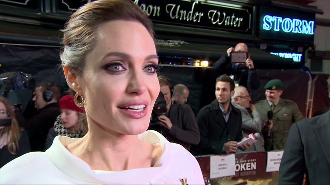 Haastattelu 17 - Angelina Jolie