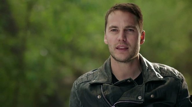 Making of 16 - Taylor Kitsch