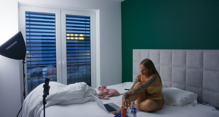 Virtuální přítelkyně