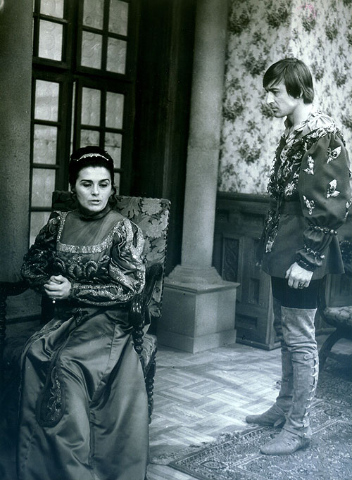 Lucrezia (1974) ČSFD.cz Lucrezia (1974) ČSFD.cz