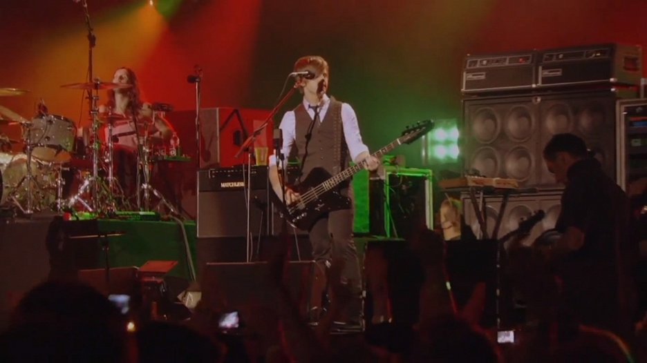 Kings of Leon Live at The O2 London, England (2009) ČSFD.cz