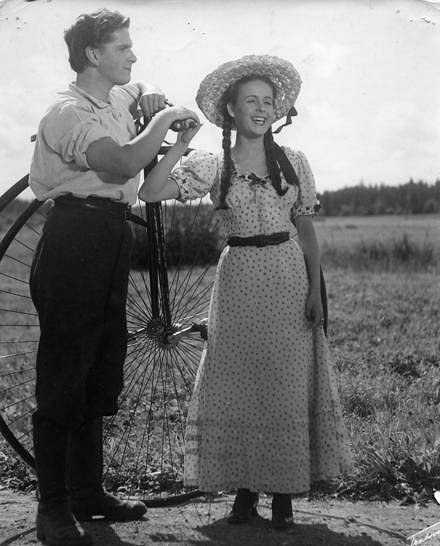 Helge Ranin Katupeilin takana (1949) | ČSFD.cz