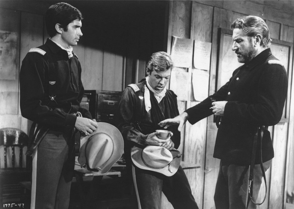 A Thunder of Drums (1961) ČSFD.cz