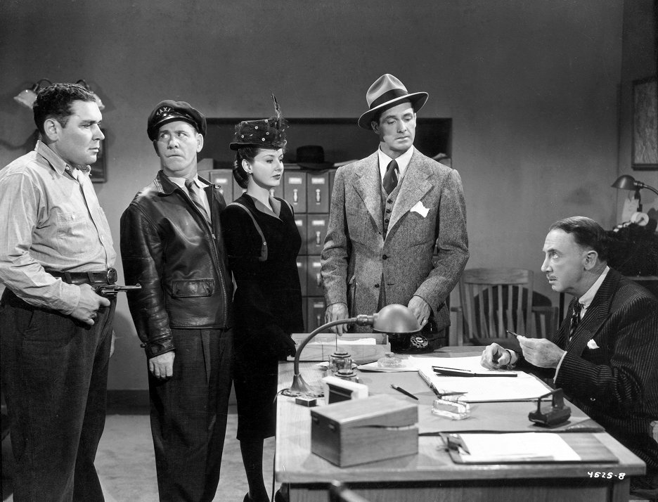 The Shadow Returns (1946) | ČSFD.cz