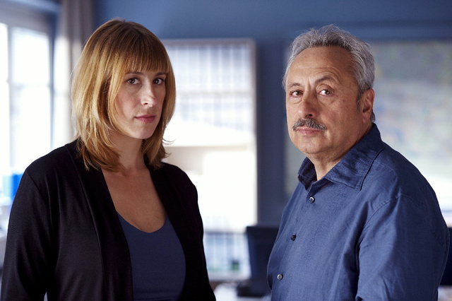 Stubbe Von Fall zu Fall Begleiterinnen (E43) (2012) ČSFD.cz