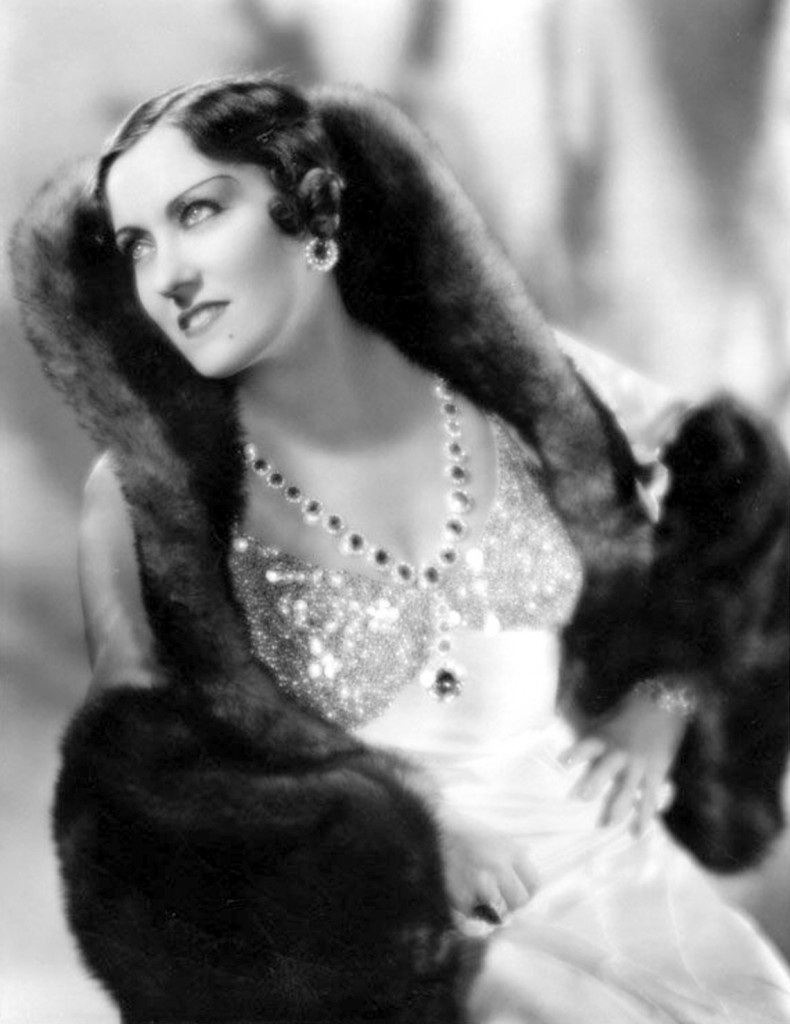 Tonight or Never (1931) ČSFD.cz