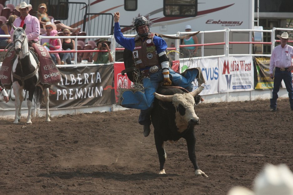 Cache Rodeo Jpg Image Rodeo: Life on the Circuit (2011) | ČSFD.cz
