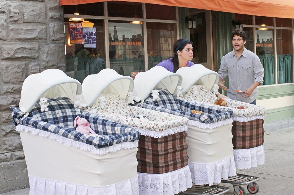 Šťastní až do smrti The Kerkovich Way (S02E17) (2012) ČSFD.cz