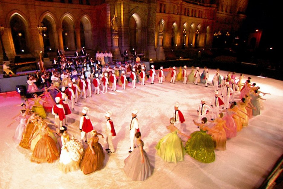 André Rieu at Schönbrunn, Vienna (2006) | Filmotéka | ČSFD.cz