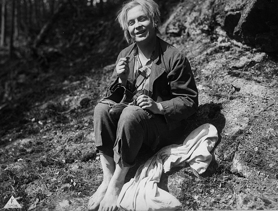 Helge Ranin Tukkijoella (1928) | ČSFD.cz