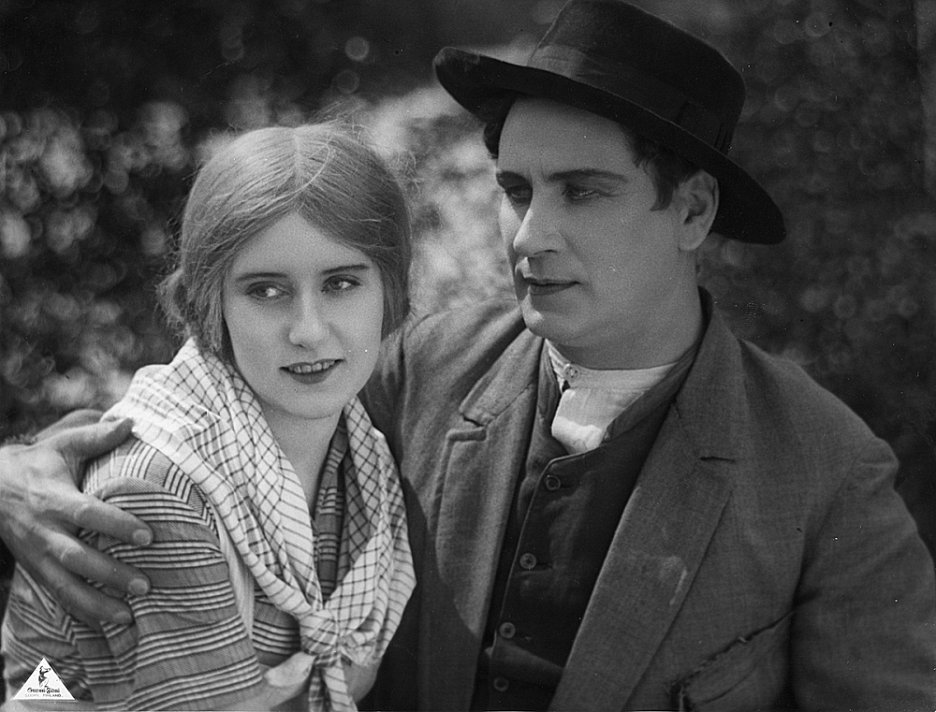 Helge Ranin Tukkijoella (1928) | ČSFD.cz