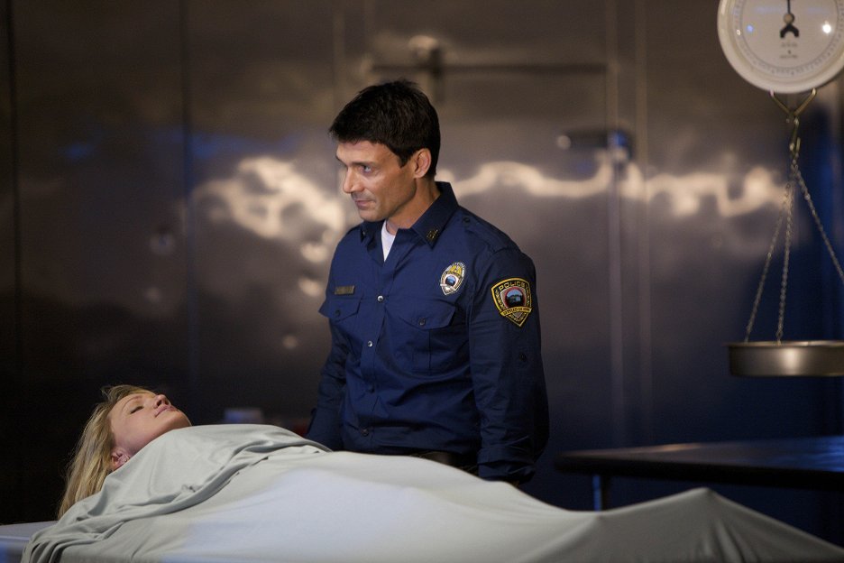 Za branou Jurisdiction (E06) (2010) ČSFD.cz