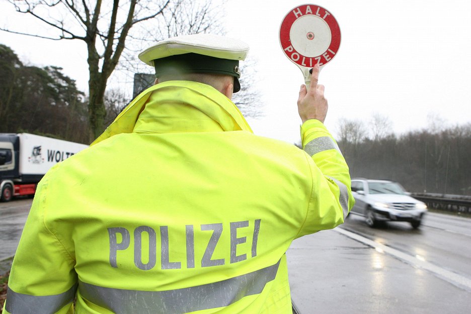 Darsteller Schneller Als Die Polizei Erlaubt Schneller als die Polizei erlaubt (2008) | ČSFD.cz