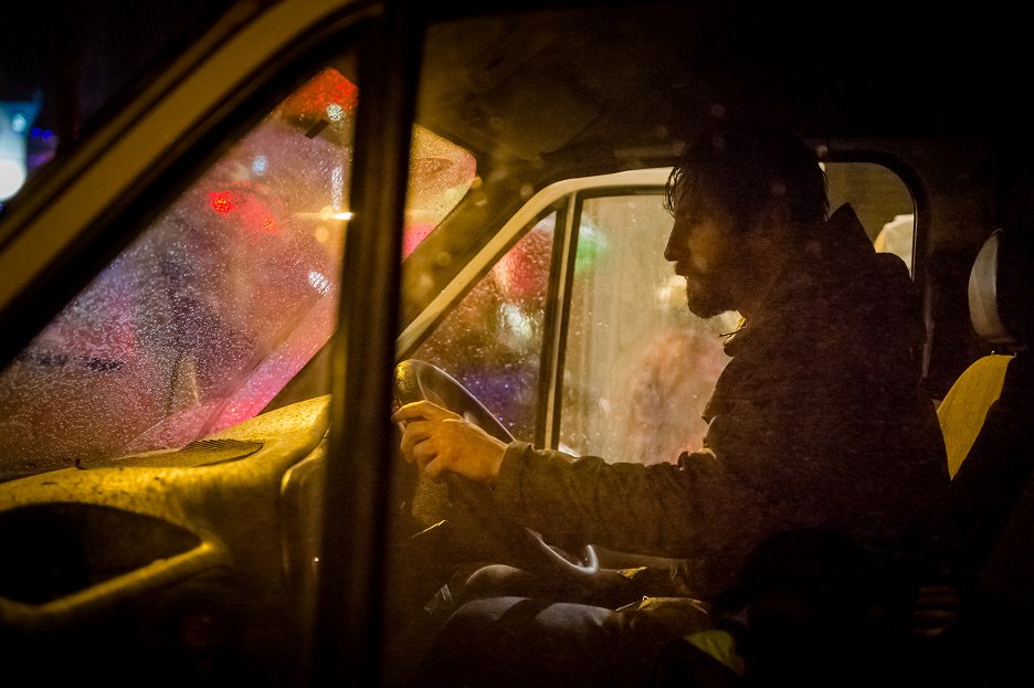 Safe House Episode 1 (S01E01) (2015) ČSFD.cz