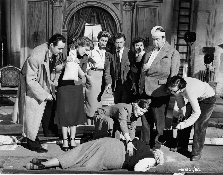 Curtain Up (1952) | ČSFD.cz