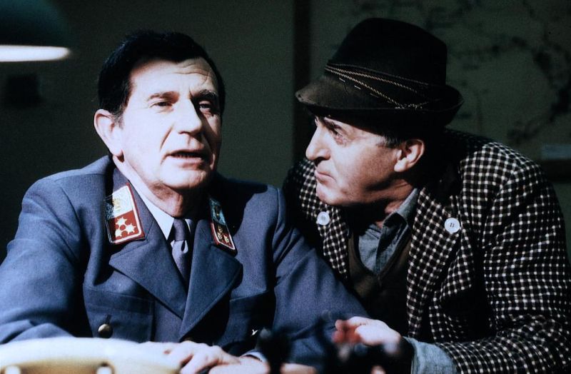 Hugo Lindinger Místo činu - Wir werden ihn Mischa nennen (S17E10) (1986) | ČSFD.cz