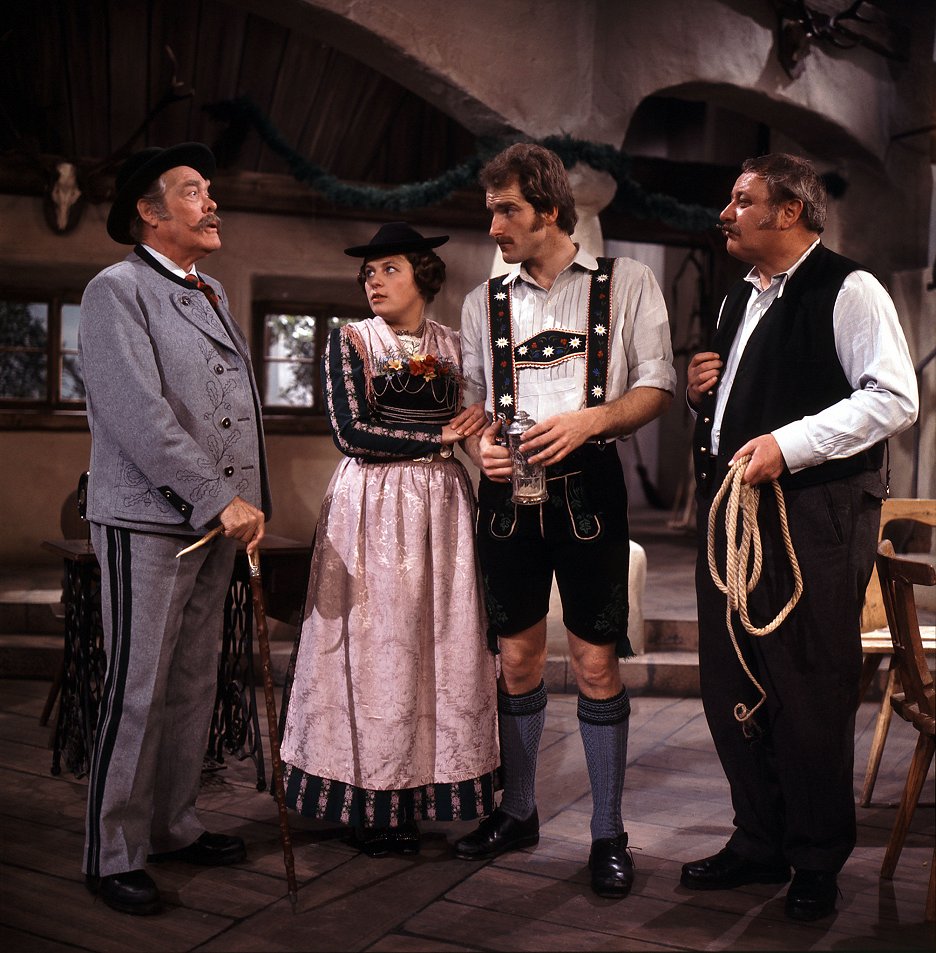 Der Komödienstadel Das sündige Dorf (1974)