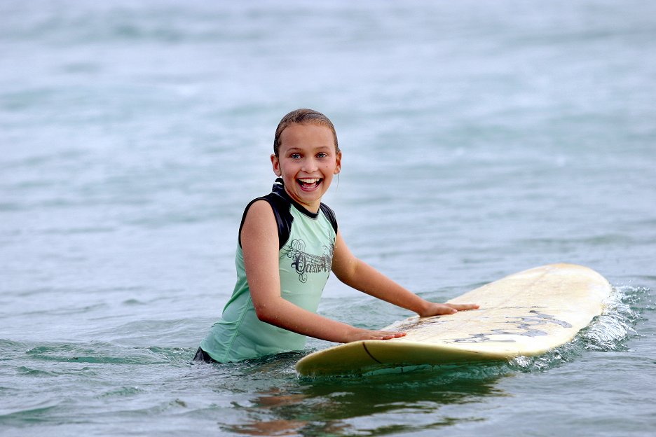 Taylor Raffaut Taylor má trable - Learning to Surf (S01E03) (2006) | ČSFD.cz