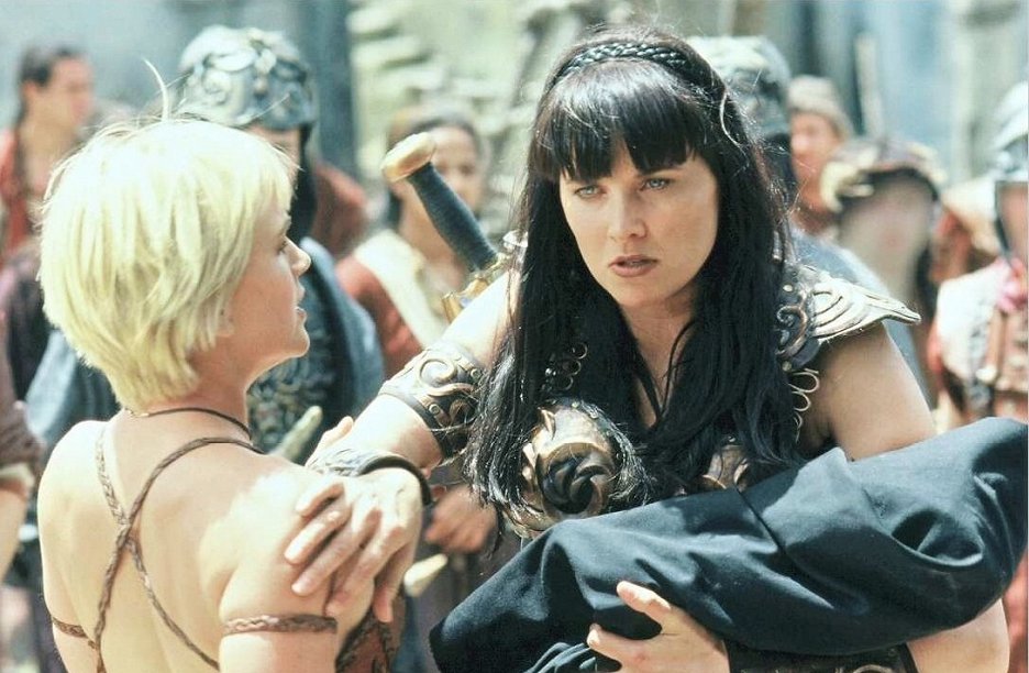 Lucy Lawless and Renee O