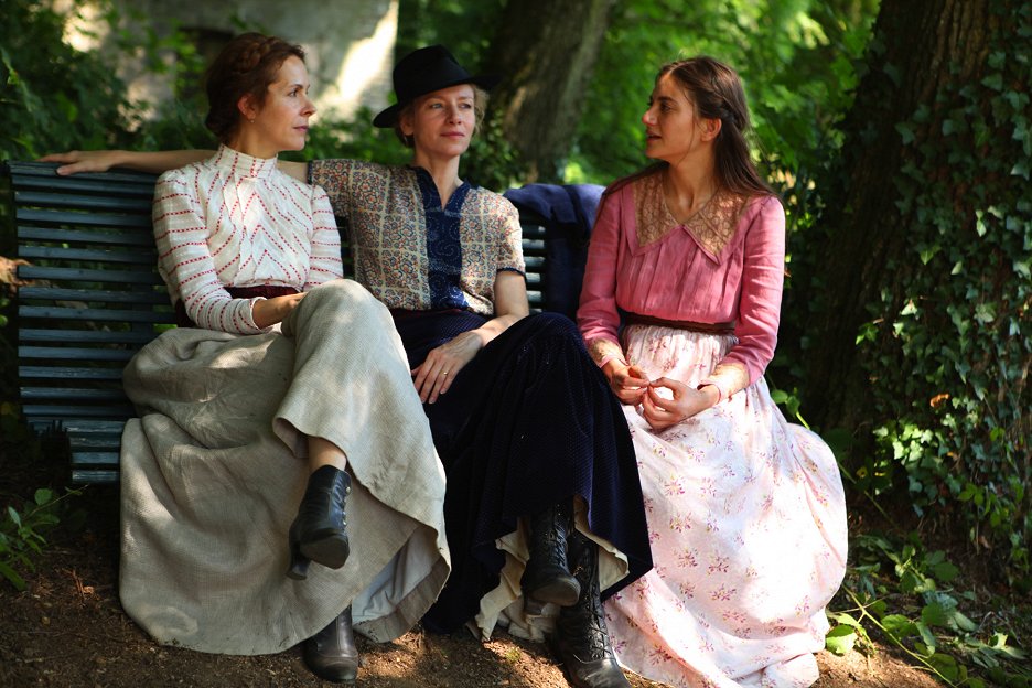 Les Trois Soeurs (2015) ČSFD.cz