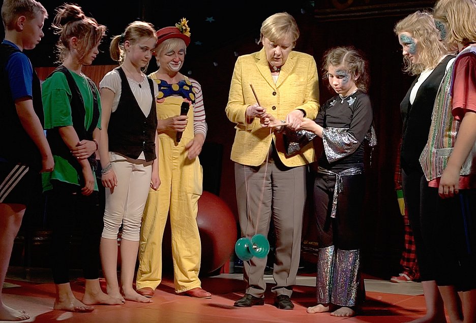 ZDFzeit: Macht! Kampf! Wahl! - Merkel gegen Schulz (2017) | Galerie ...