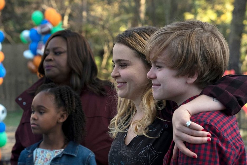 Izzy Stannard Galerie Z filmu ČSFD.cz