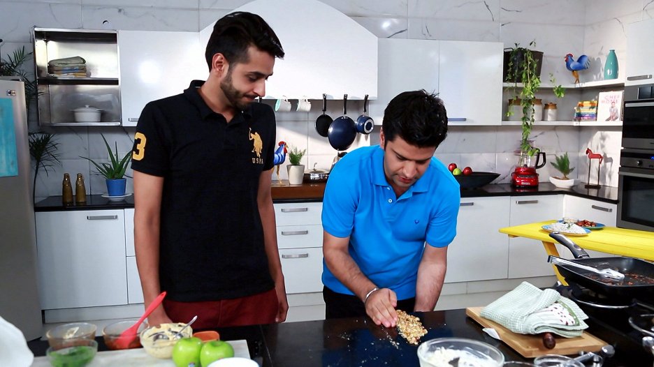 My Yellow Table (2016) ??SFD.cz