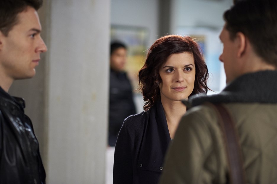 Rookie Blue - Zbabělec (S05E04) (2014) | ČSFD.cz